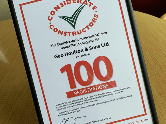 Houlton Receives Certificate Recognising the 100th Registration Under The Considerate Constructors Scheme